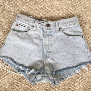 Levi's High Rise Cutoff Denim Shorts Size 27